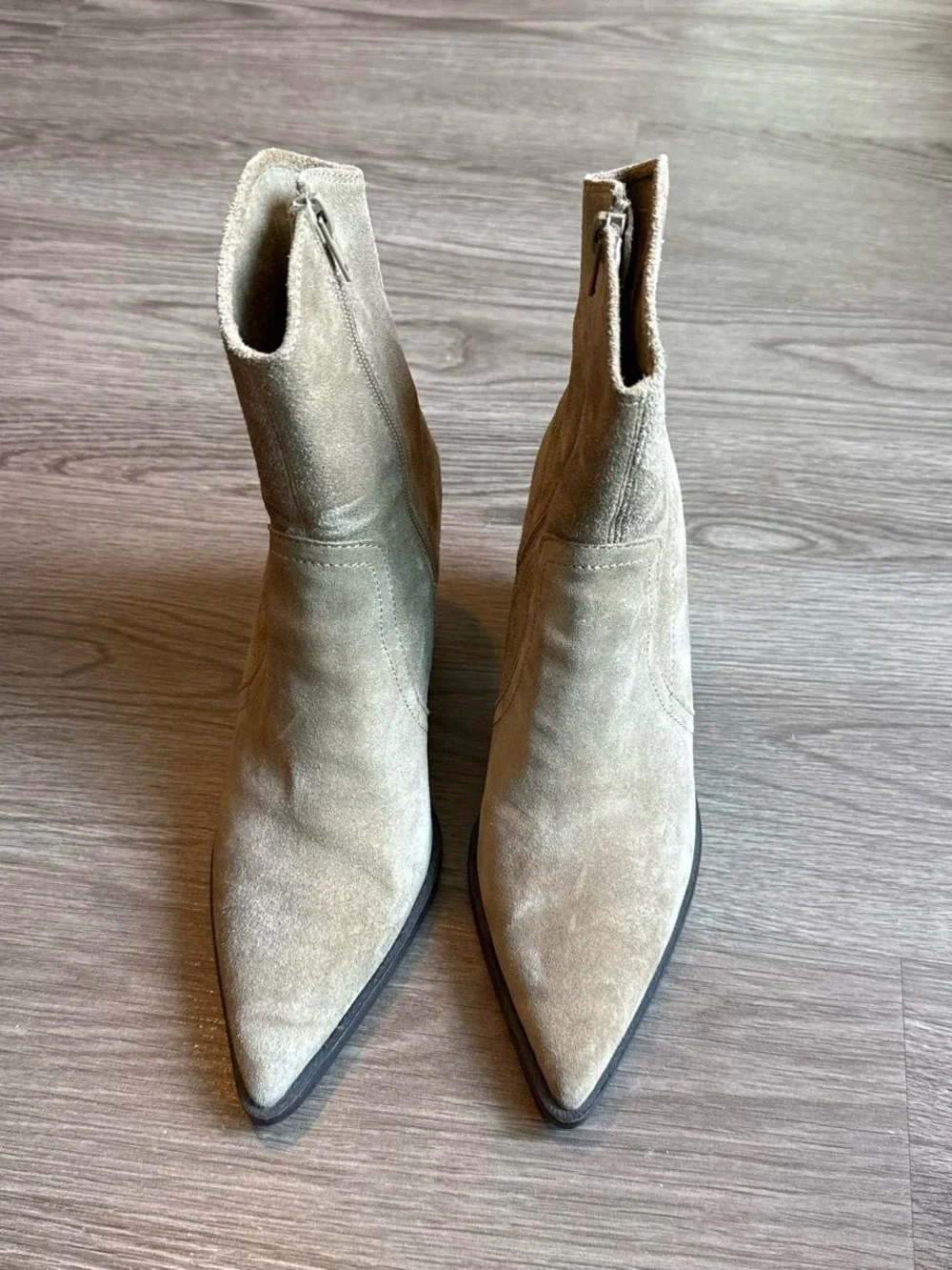 Jeffrey Campbell size suede